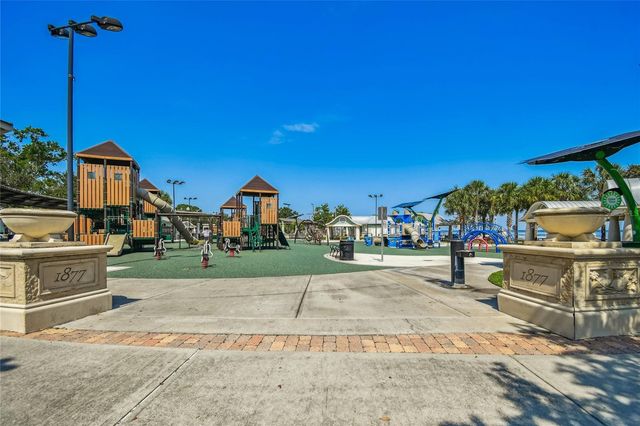 2592 BULLION LOOP, Sanford, FL 32771