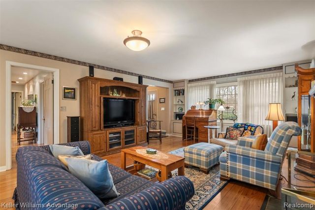 757 N Gulley Road, Dearborn Heights, MI 48127