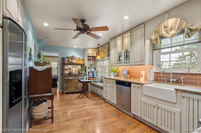 757 N Gulley Road, Dearborn Heights, MI 48127