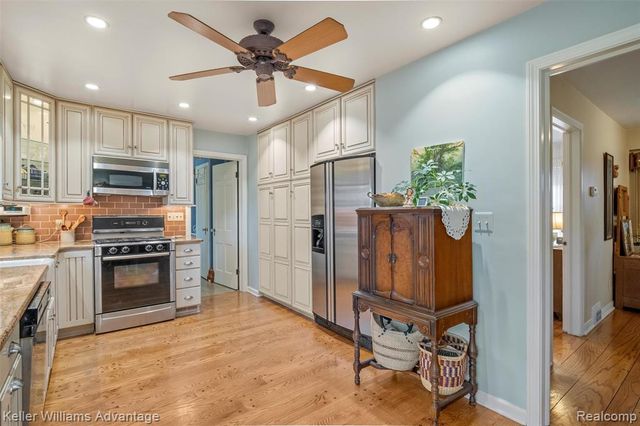 757 N Gulley Road, Dearborn Heights, MI 48127