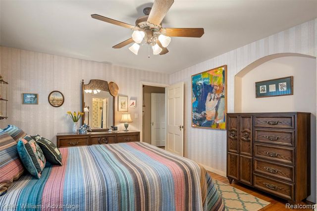 757 N Gulley Road, Dearborn Heights, MI 48127