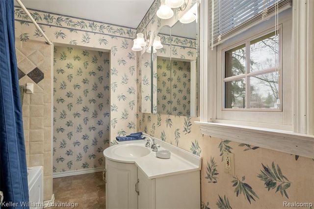 757 N Gulley Road, Dearborn Heights, MI 48127