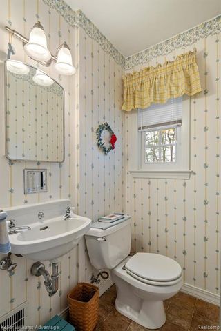 757 N Gulley Road, Dearborn Heights, MI 48127