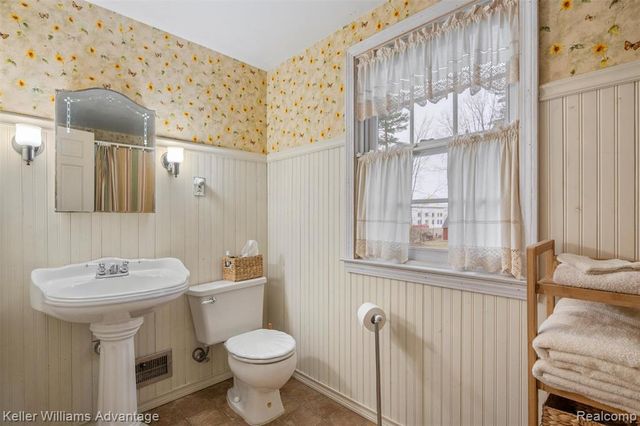 757 N Gulley Road, Dearborn Heights, MI 48127