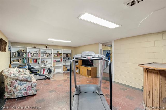 757 N Gulley Road, Dearborn Heights, MI 48127