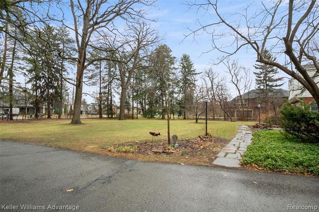 757 N Gulley Road, Dearborn Heights, MI 48127