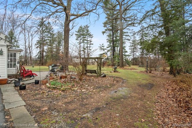 757 N Gulley Road, Dearborn Heights, MI 48127