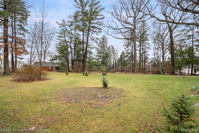 757 N Gulley Road, Dearborn Heights, MI 48127