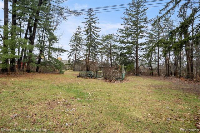 757 N Gulley Road, Dearborn Heights, MI 48127