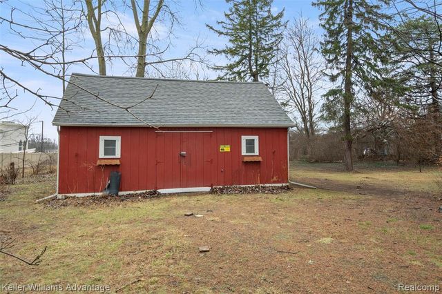 757 N Gulley Road, Dearborn Heights, MI 48127