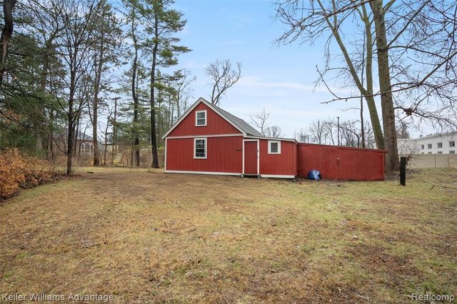 757 N Gulley Road, Dearborn Heights, MI 48127