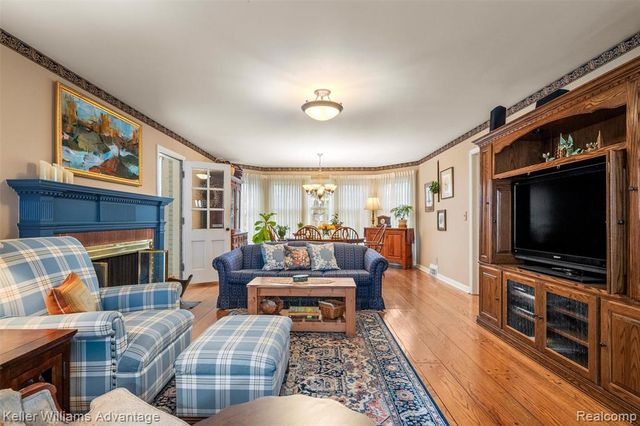 757 N Gulley Road, Dearborn Heights, MI 48127