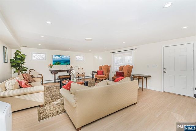 566 Teaneck Road, Teaneck, NJ 07666