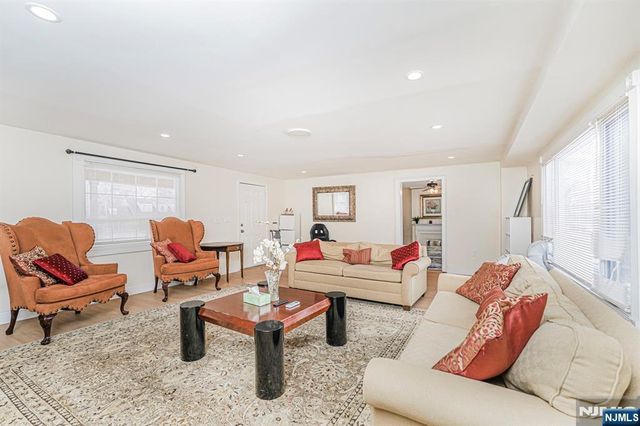 566 Teaneck Road, Teaneck, NJ 07666