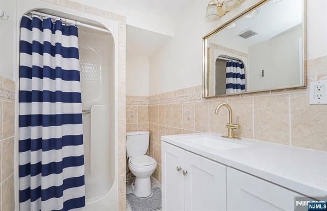 566 Teaneck Road, Teaneck, NJ 07666