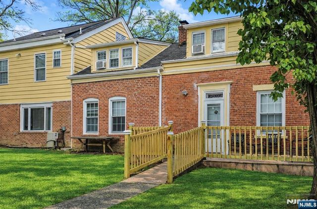 566 Teaneck Road, Teaneck, NJ 07666