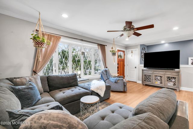 49 7th Street, Belford, NJ 07718