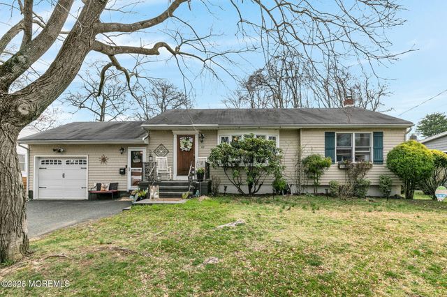 49 7th Street, Belford, NJ 07718