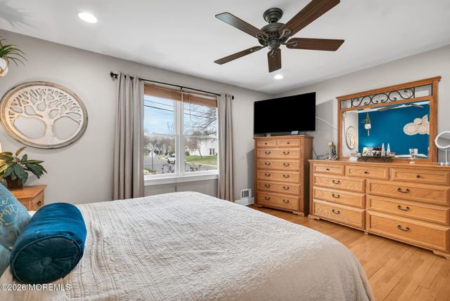 49 7th Street, Belford, NJ 07718