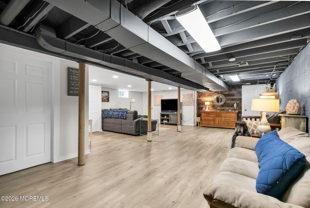 49 7th Street, Belford, NJ 07718