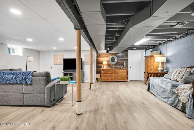 49 7th Street, Belford, NJ 07718