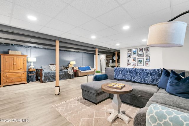 49 7th Street, Belford, NJ 07718