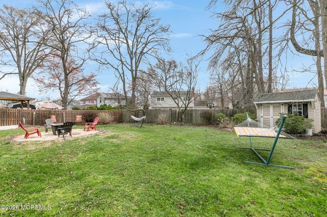 49 7th Street, Belford, NJ 07718