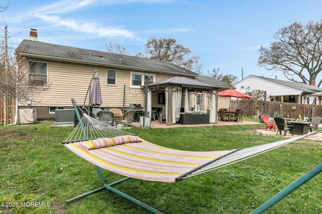 49 7th Street, Belford, NJ 07718