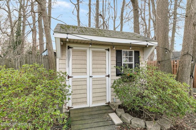 49 7th Street, Belford, NJ 07718