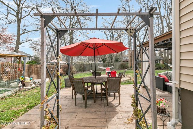 49 7th Street, Belford, NJ 07718