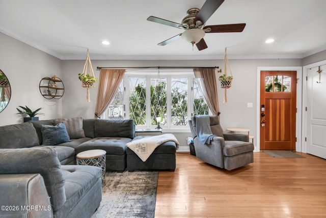 49 7th Street, Belford, NJ 07718