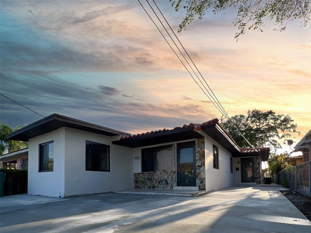 2620 SW 32nd Avenue, Miami, FL 33133