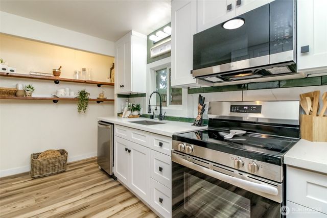 16900 Kalmia Court SE, Yelm, WA 98597