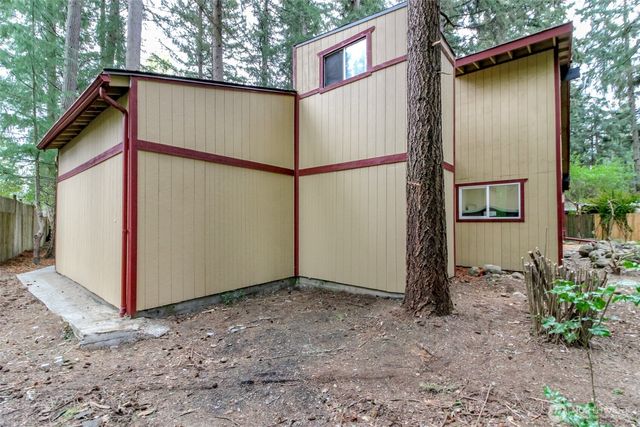 16900 Kalmia Court SE, Yelm, WA 98597