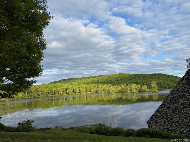 20 Deforest Drive, Cortlandt Manor, NY 10567