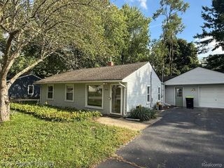 2848 Edna Jane Drive, Auburn Hills, MI 48326