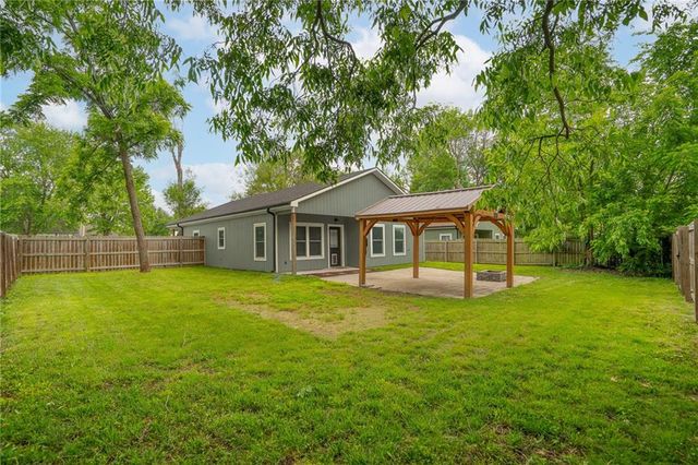 606 Retan Avenue, Osawatomie, KS 66064