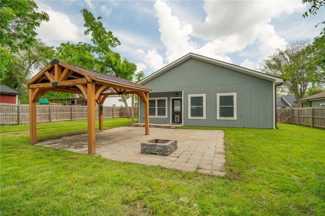 606 Retan Avenue, Osawatomie, KS 66064