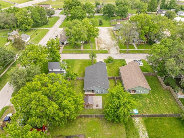 606 Retan Avenue, Osawatomie, KS 66064