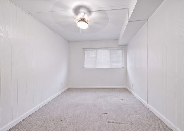 9504 S 86th Avenue 201, Hickory Hills, IL 60457
