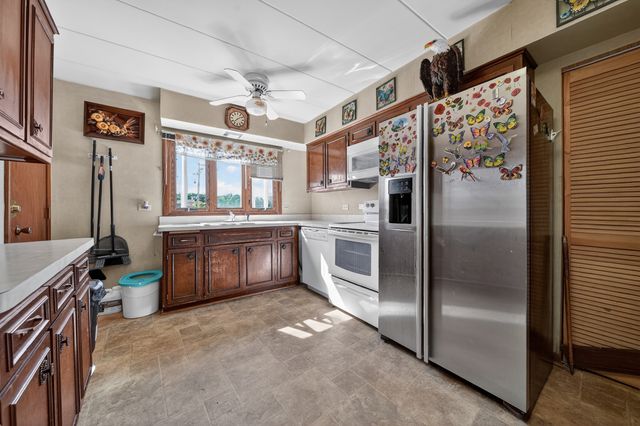 9504 S 86th Avenue 201, Hickory Hills, IL 60457