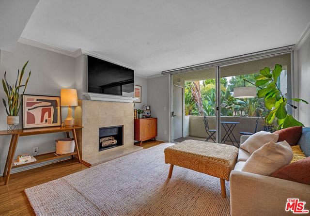 5325 Newcastle Avenue 207, Encino, CA 91316