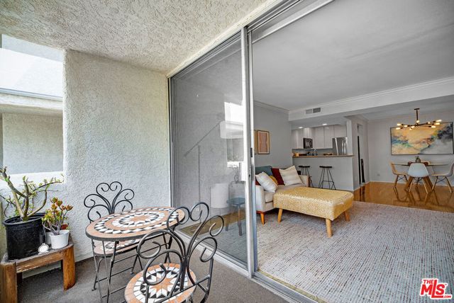 5325 Newcastle Avenue 207, Encino, CA 91316
