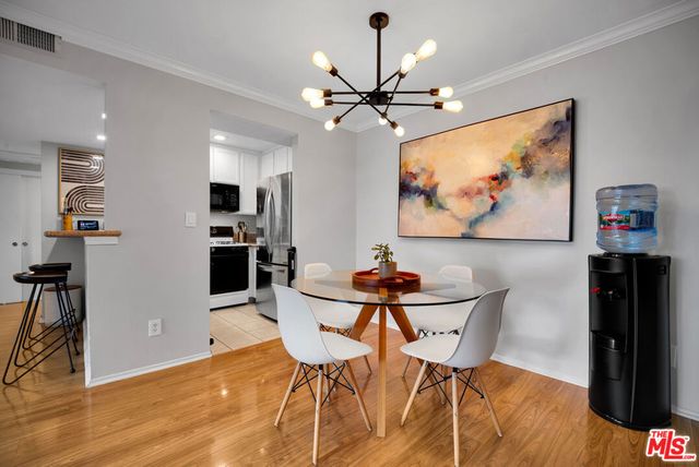 5325 Newcastle Avenue 207, Encino, CA 91316