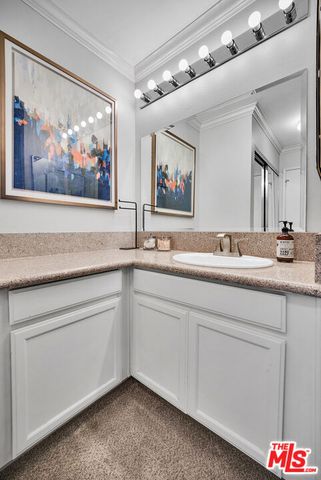 5325 Newcastle Avenue 207, Encino, CA 91316