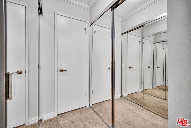 5325 Newcastle Avenue 207, Encino, CA 91316