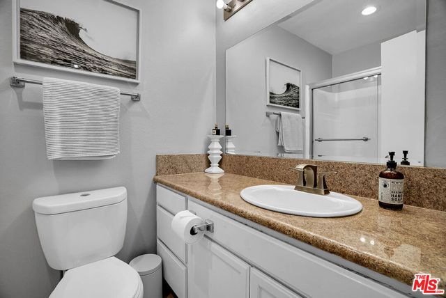 5325 Newcastle Avenue 207, Encino, CA 91316