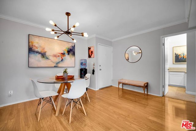 5325 Newcastle Avenue 207, Encino, CA 91316