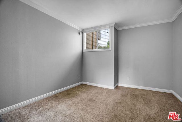 5325 Newcastle Avenue 207, Encino, CA 91316