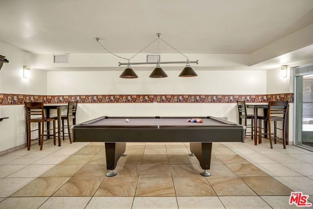 5325 Newcastle Avenue 207, Encino, CA 91316